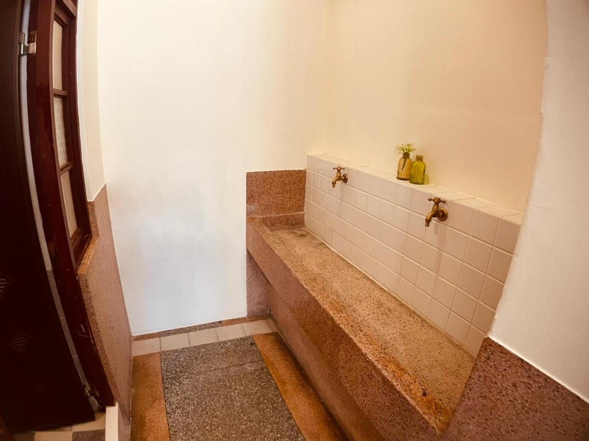 Green Only Homestay Tainan Buitenkant foto