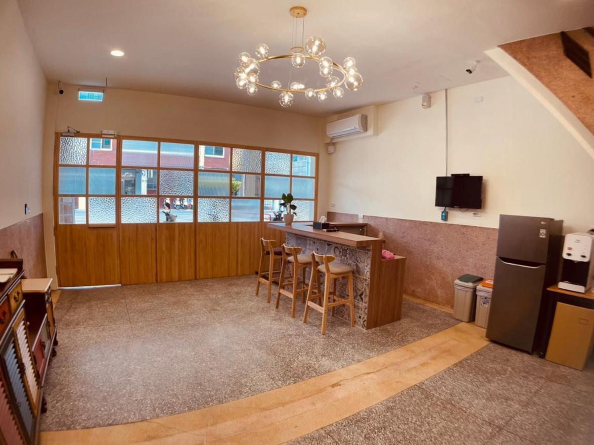 Green Only Homestay Tainan Buitenkant foto